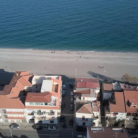 Apartment La Casa Al Mare Di Pippo