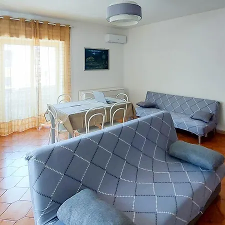 La Casa Al Mare Di Pippo Apartment *